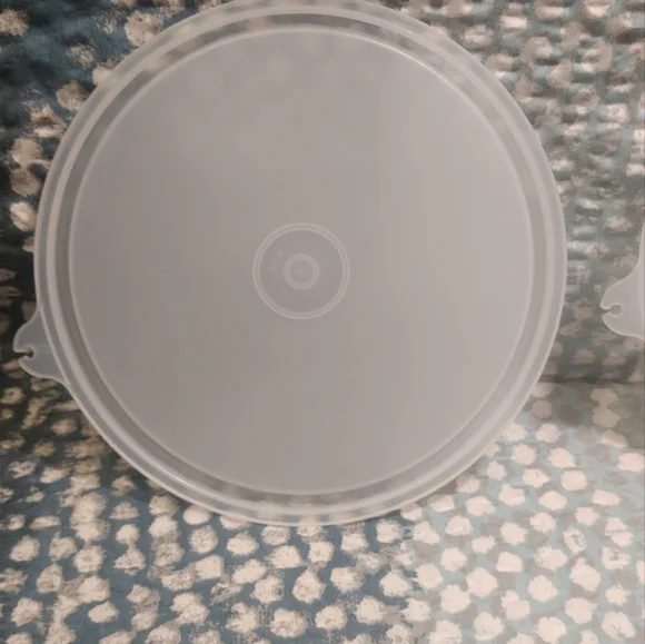 Tupperware Replacement Lids mold number 227-43 and 227-28 - Picture 2 of 3